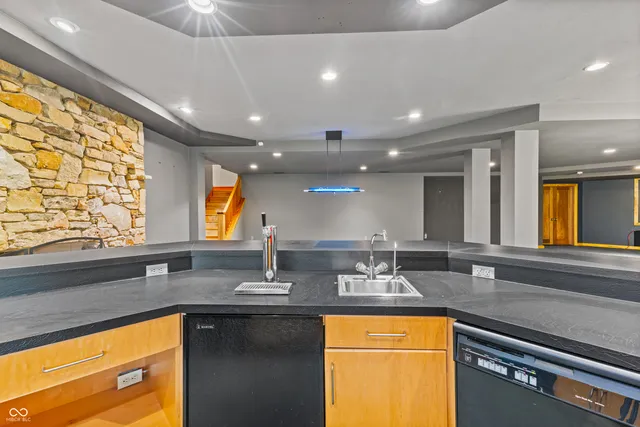 $2,375,000 | 720 East 400th Street North, Anderson, IN 46012