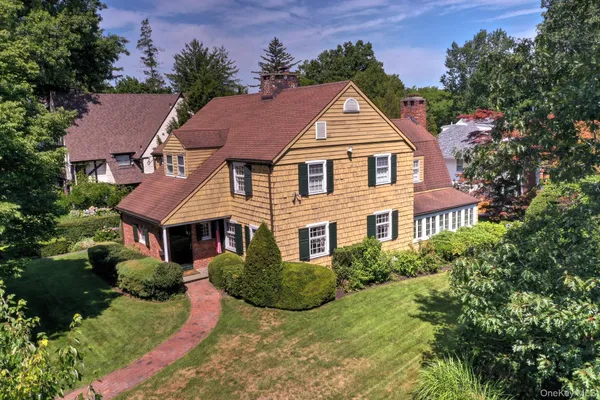 $1,850,000 | 255 Manor Road | Douglaston