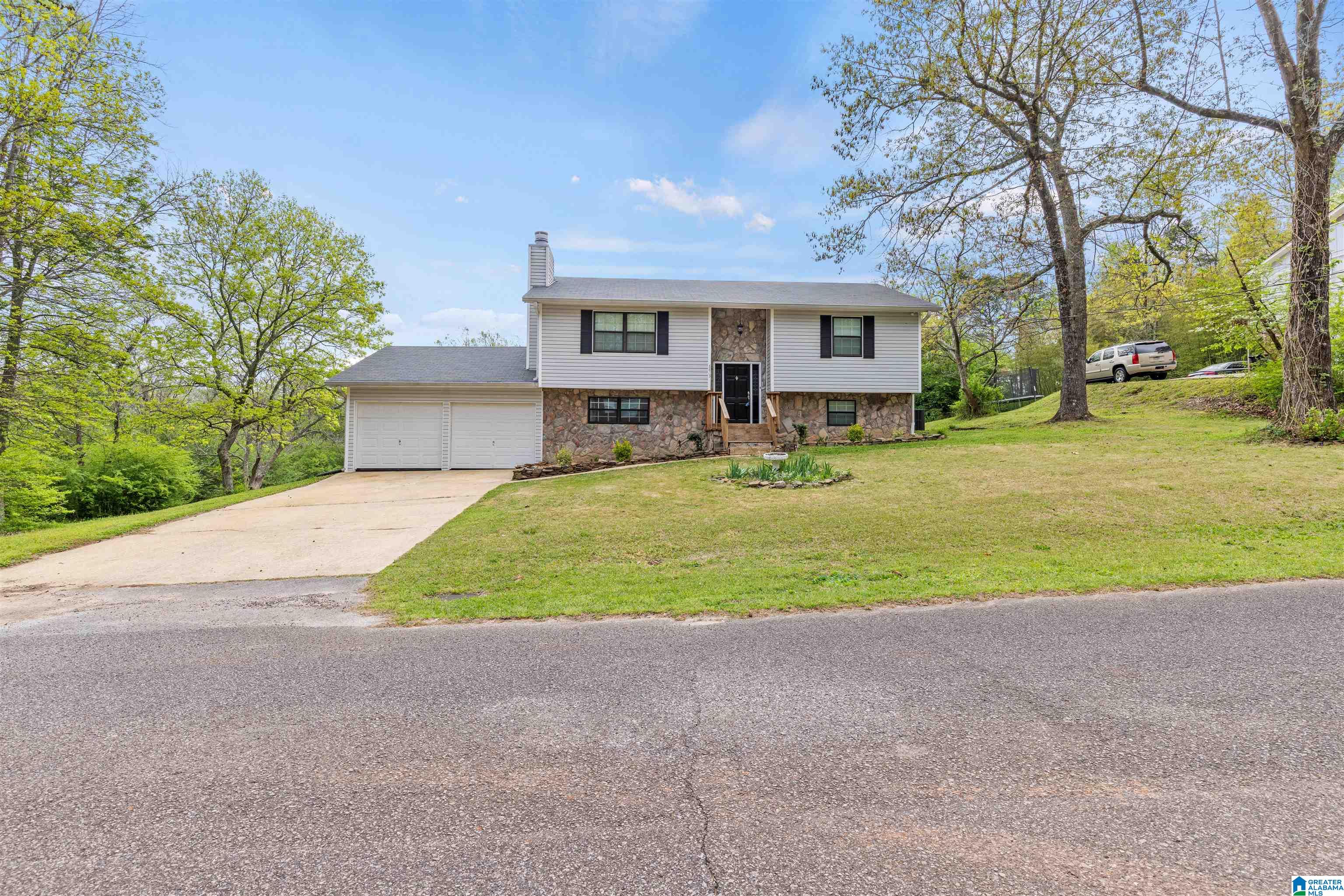 8813 Lakeridge Terrace Pinson, AL 35126 - Photo 2 of 31