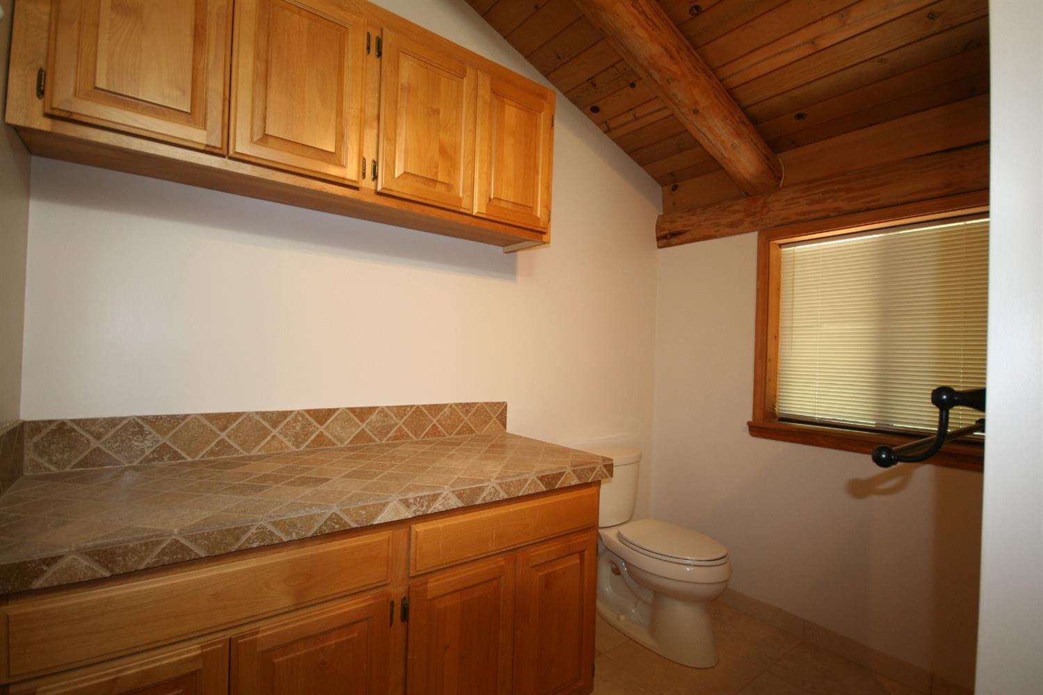 152 Kincaid Road Williams, OR 97544 - Photo 16 of 34 master bathroom