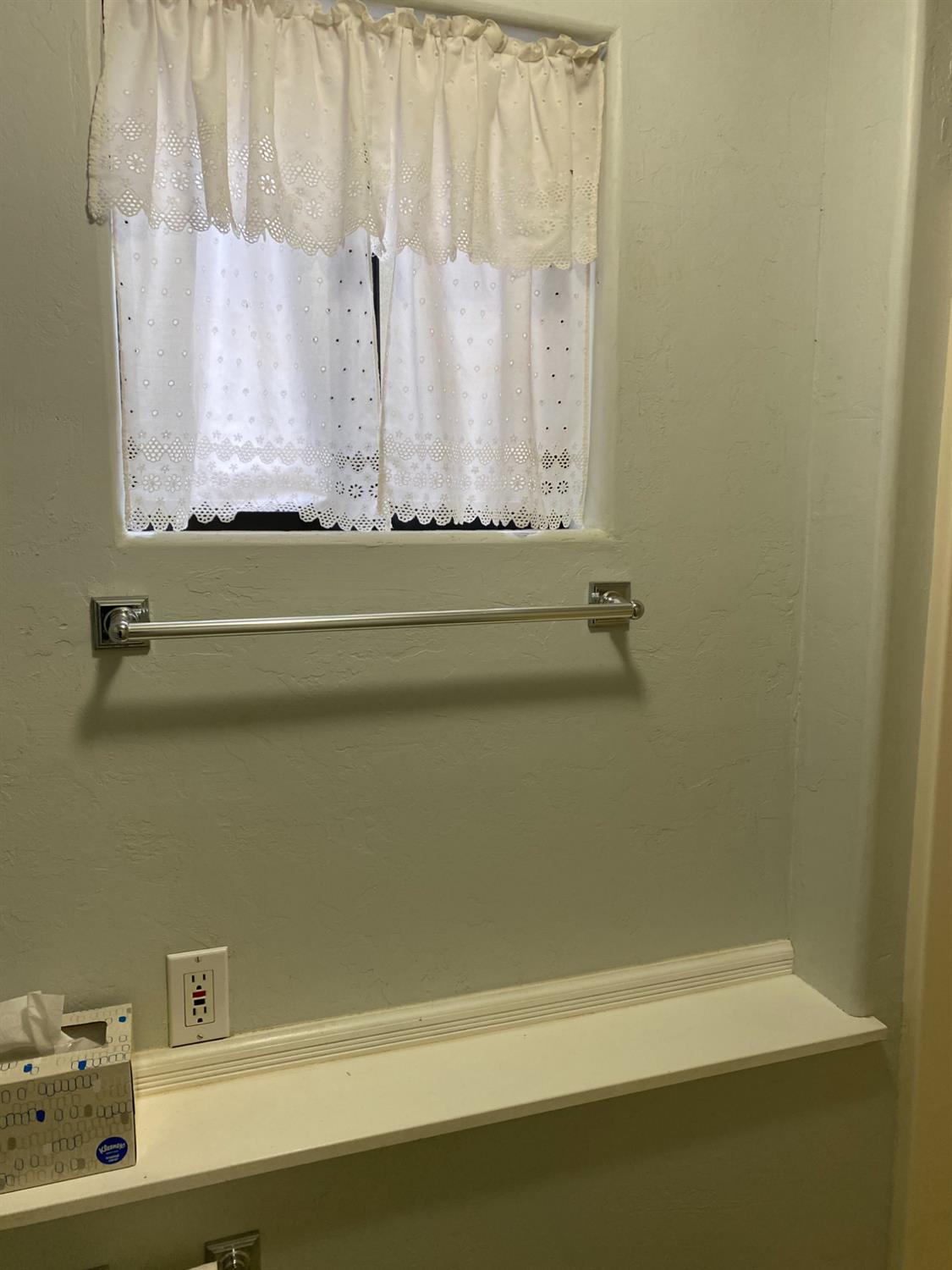 5021 Banbury Cross Road Shingle Springs, CA 95682 - Photo 33 of 92 Down stairs bathroom window and counter.