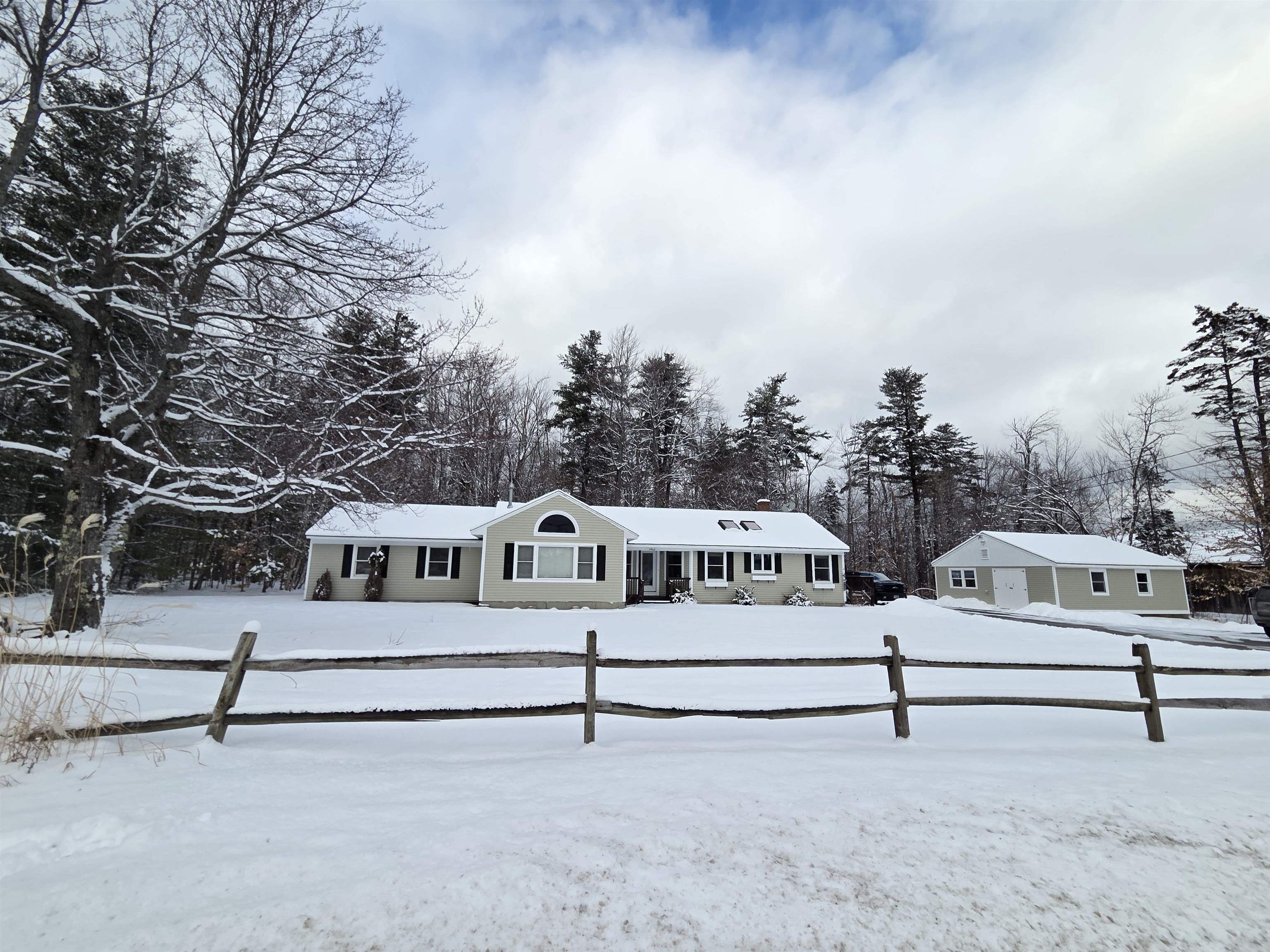 1462 King Hill Road New London, NH 03257 - Photo 2 of 32