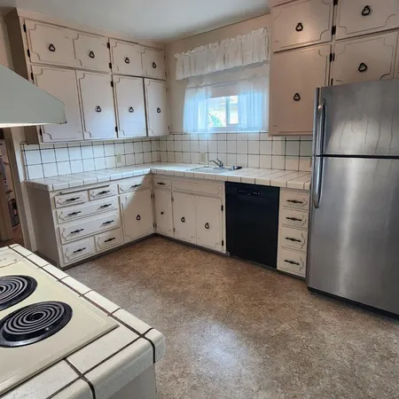 $1,089,000 | 100 Eucalyptus Avenue, South San Francisco, CA 94080