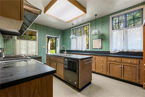 $1,200,000 | 113 Maple Avenue, Oil City, PA 16301