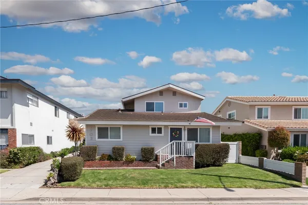 $2,250 | 2703 Curtis Avenue, Unit 3, Redondo Beach, CA 90278