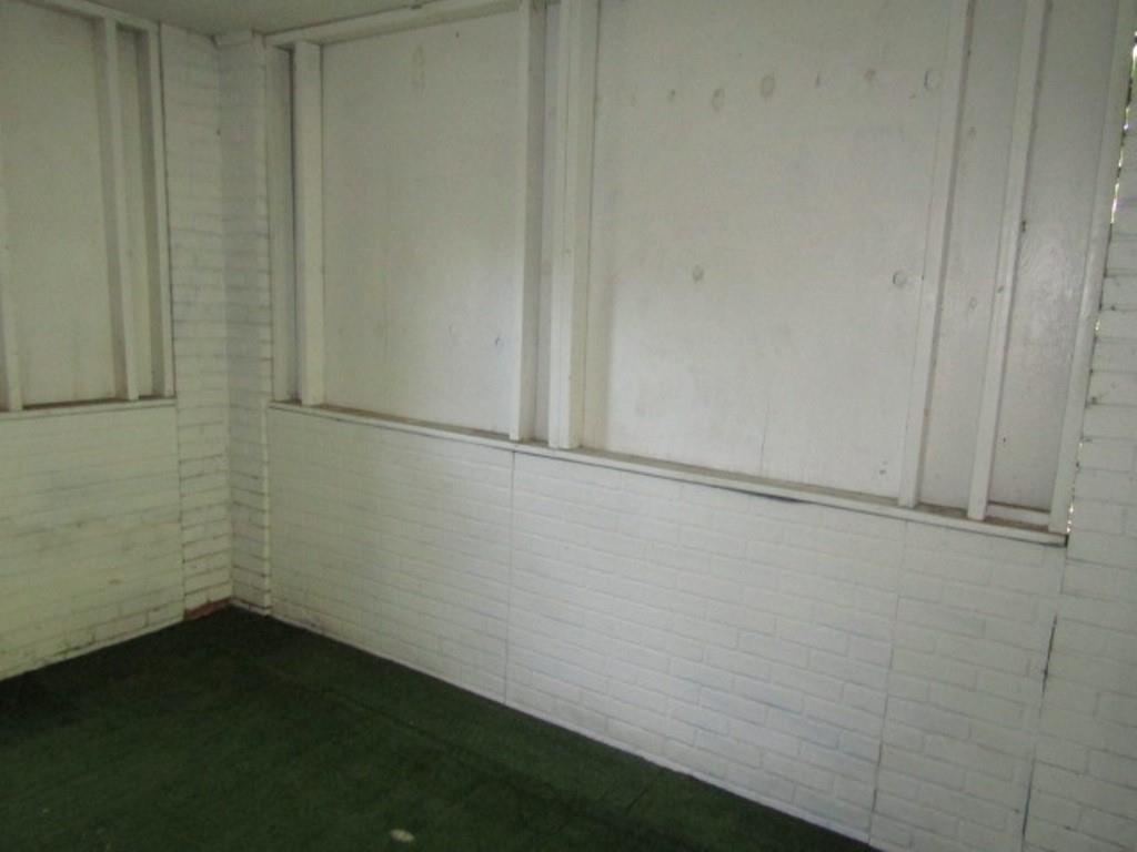 8601 Westwood Road Pittsburgh, PA 15235 - Photo 9 of 28 a view of an empty room