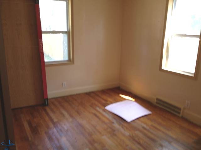 7211 Rivard Avenue Warren, MI 48091 - Photo 3 of 16 31120073-2.JPG