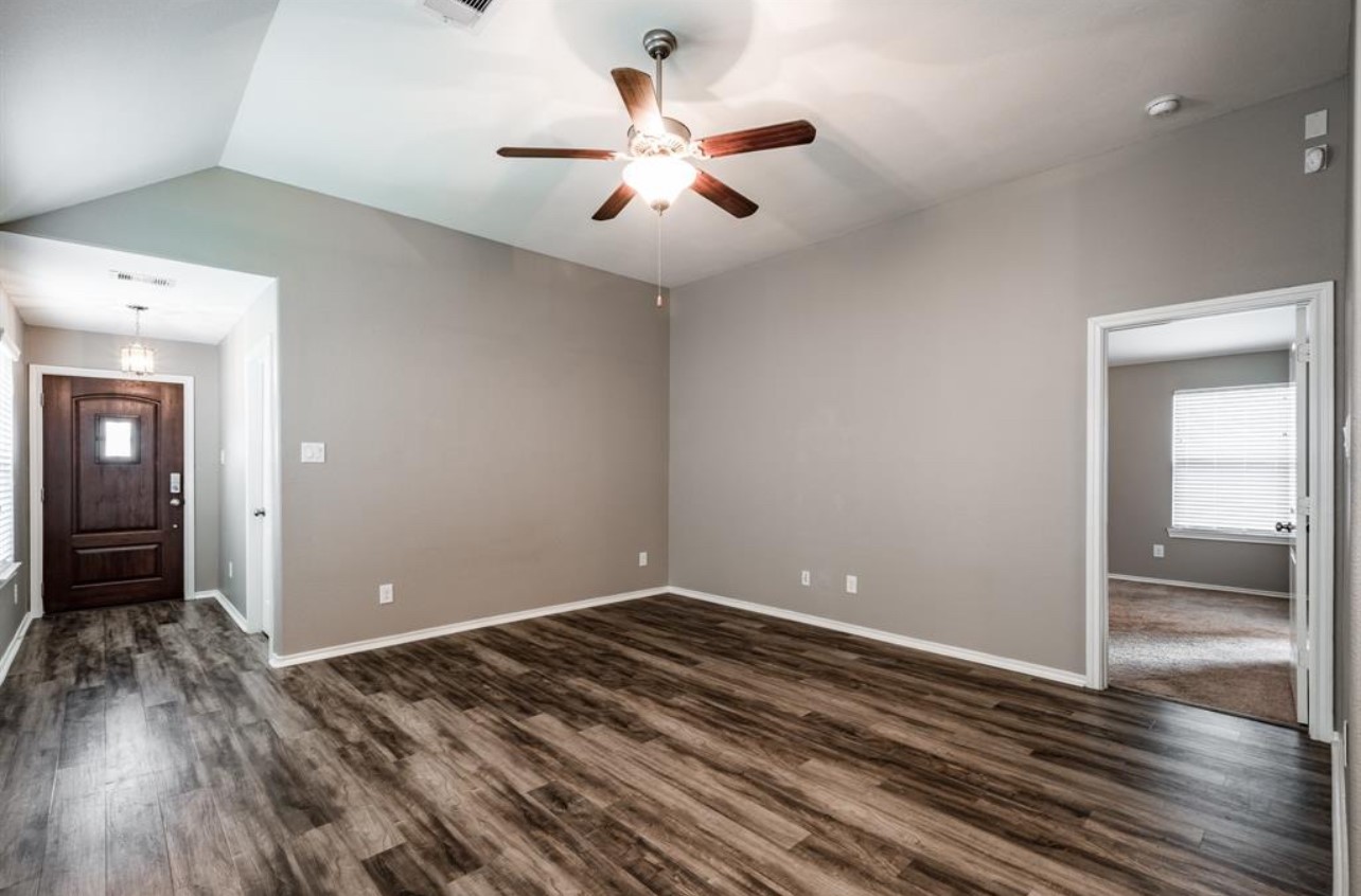 8314 Broadleaf Avenue Baytown, TX 77521 - Photo 6 of 17