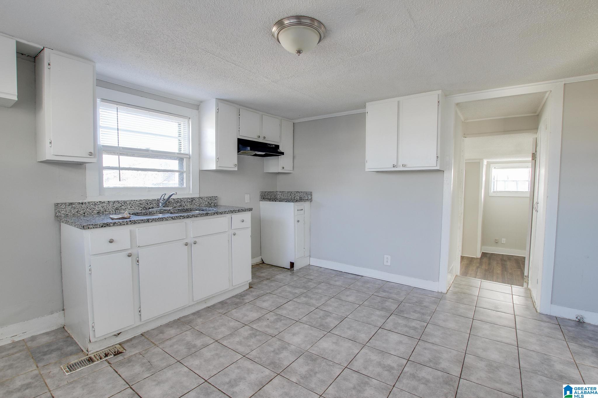 918 9th Avenue Southeast Decatur, AL 35601 - Photo 8 of 18