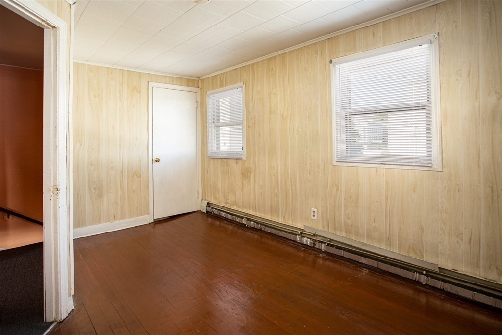 186 Lowell Street Fall River, MA 02721 - Photo 17 of 24 Gallery Image 17