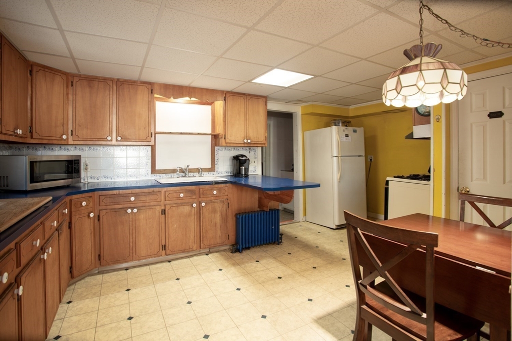 186 Lowell Street Fall River, MA 02721 - Photo 4 of 24 Gallery Image 4