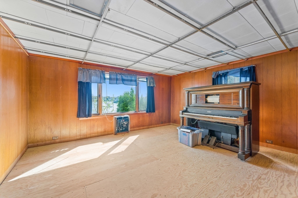 90 Water Street Danvers, MA 01923 - Photo 12 of 42