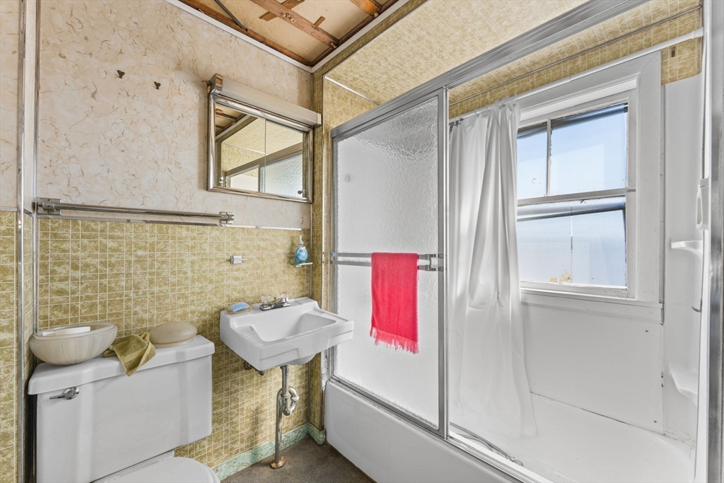90 Water Street Danvers, MA 01923 - Photo 22 of 42