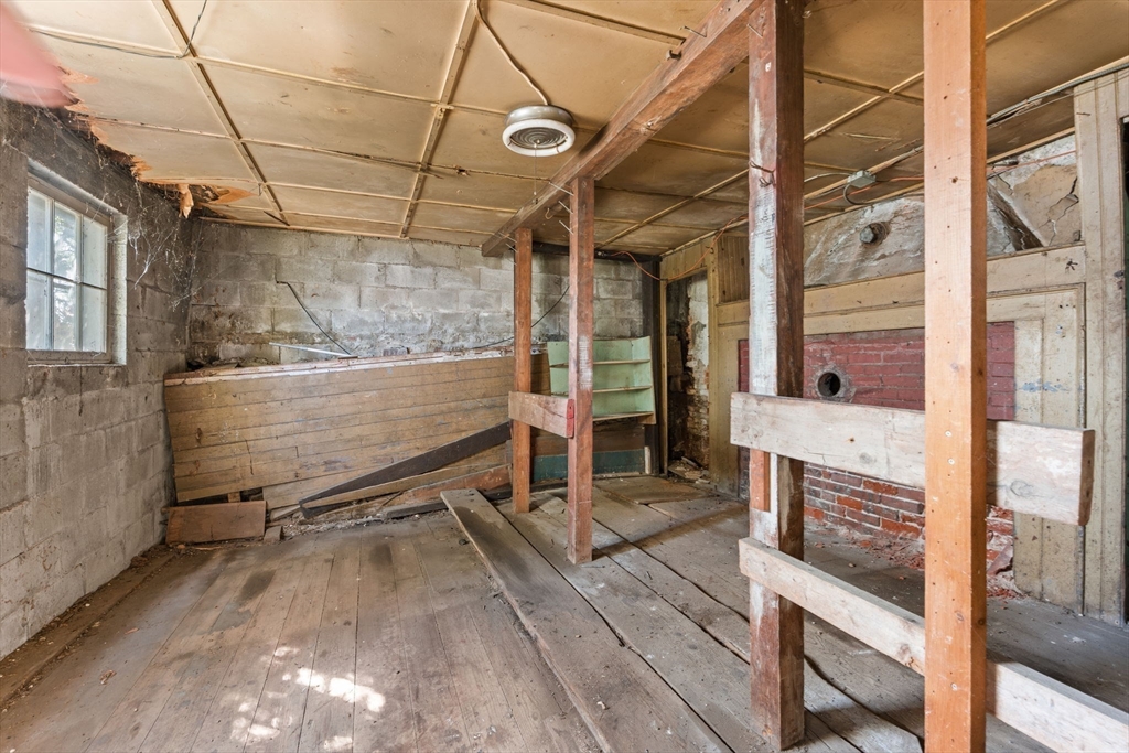90 Water Street Danvers, MA 01923 - Photo 26 of 42