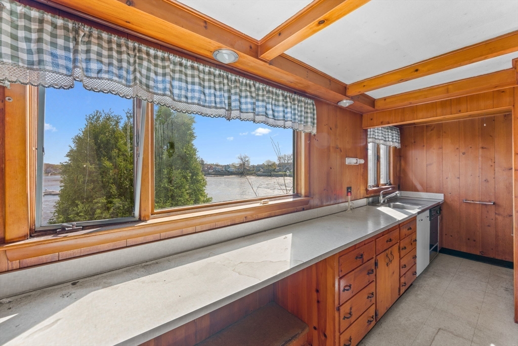 90 Water Street Danvers, MA 01923 - Photo 7 of 42