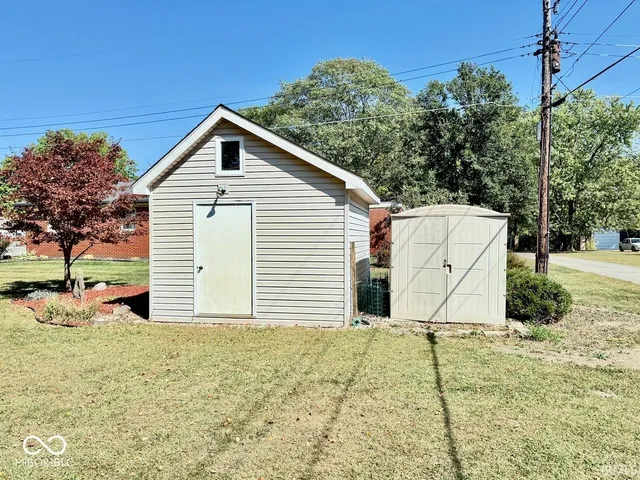 $335,000 | 3505 West Pettigrew Drive, Muncie, IN 47304