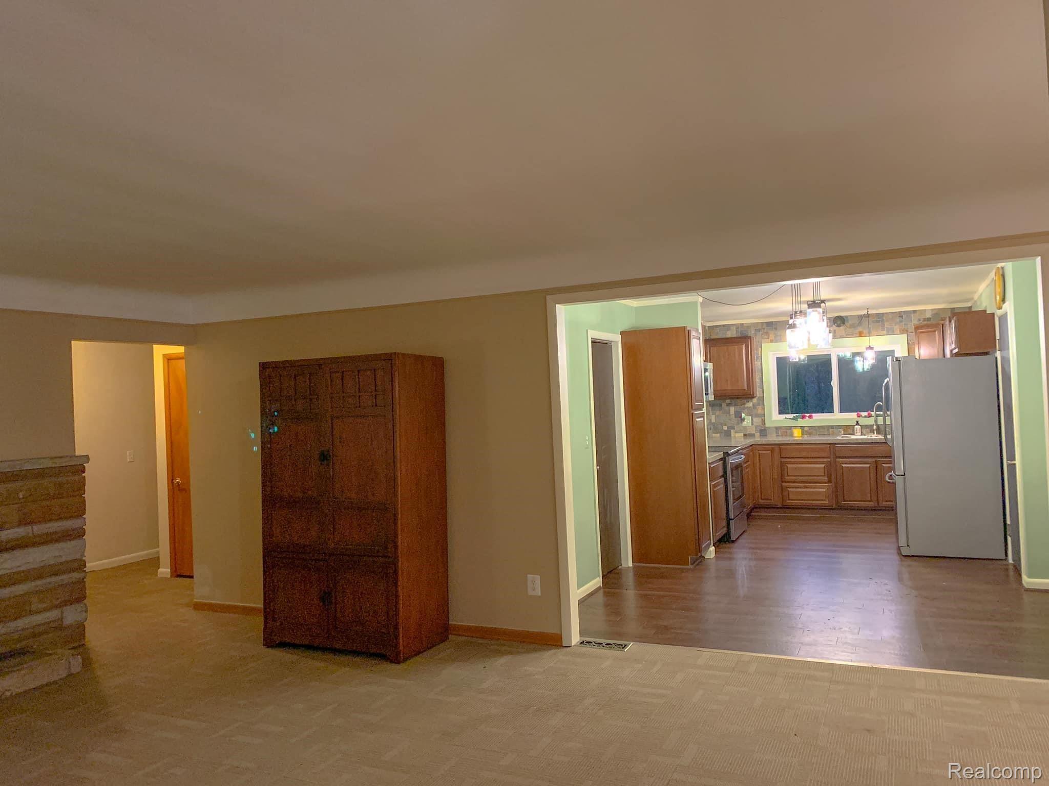 28350 Bayberry Road Farmington, MI 48331 - Photo 18 of 26 28530 BAYBERRY FARMINGTON HILLS MI (17).jpg