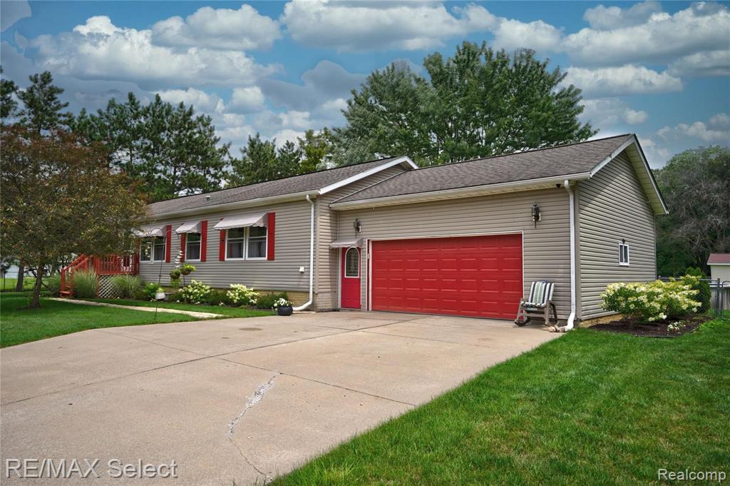 1349 Howe Road Burton, MI 48509 - Photo 2 of 41