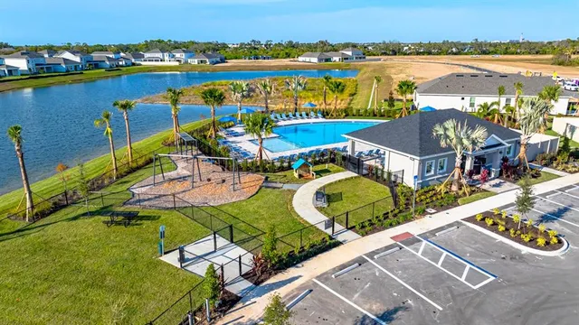 $499,999 | 749 Steel Drive, Ruskin, FL 33570