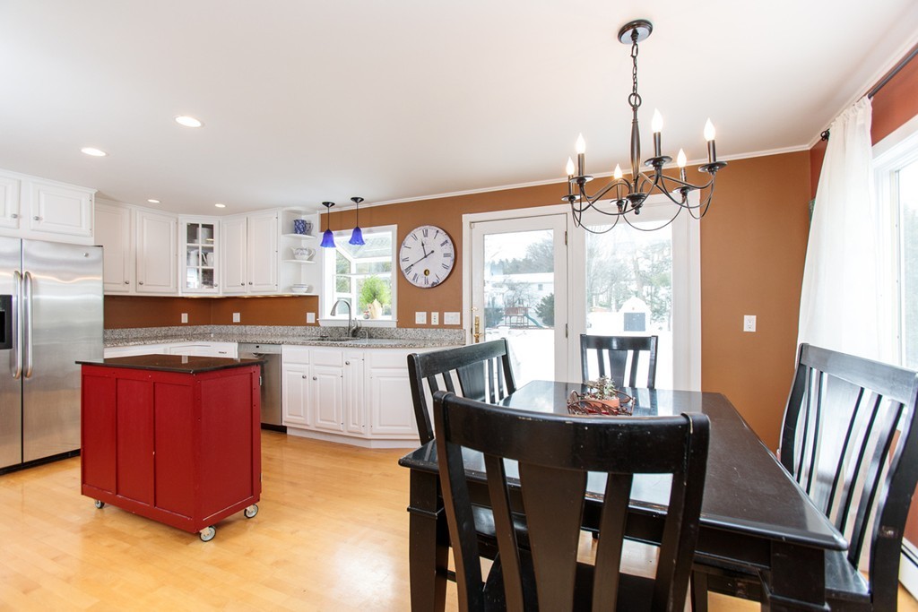 11 Cottonwood Road Wellesley, MA 02482 - Photo 11 of 18