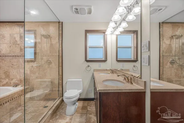 $685,000 | 15 Lakeside Drive, Pensacola, FL 32507