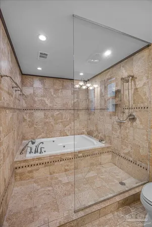 $685,000 | 15 Lakeside Drive, Pensacola, FL 32507