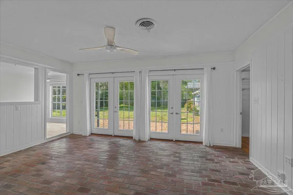 $685,000 | 15 Lakeside Drive, Pensacola, FL 32507