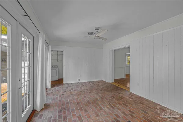 $685,000 | 15 Lakeside Drive, Pensacola, FL 32507
