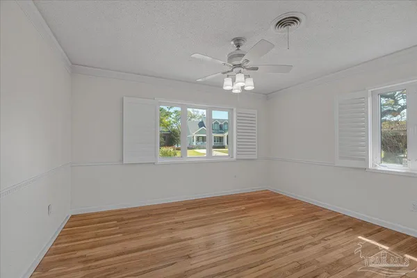 $685,000 | 15 Lakeside Drive, Pensacola, FL 32507