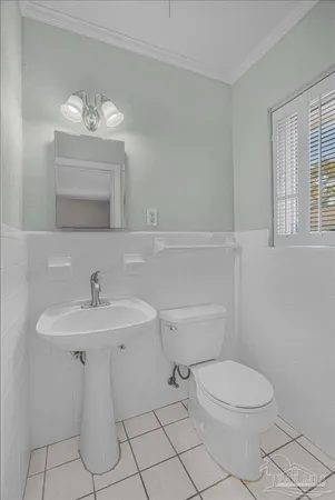 $685,000 | 15 Lakeside Drive, Pensacola, FL 32507