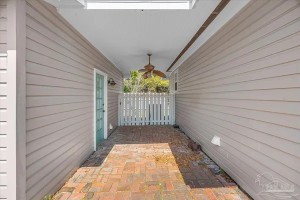 $685,000 | 15 Lakeside Drive, Pensacola, FL 32507