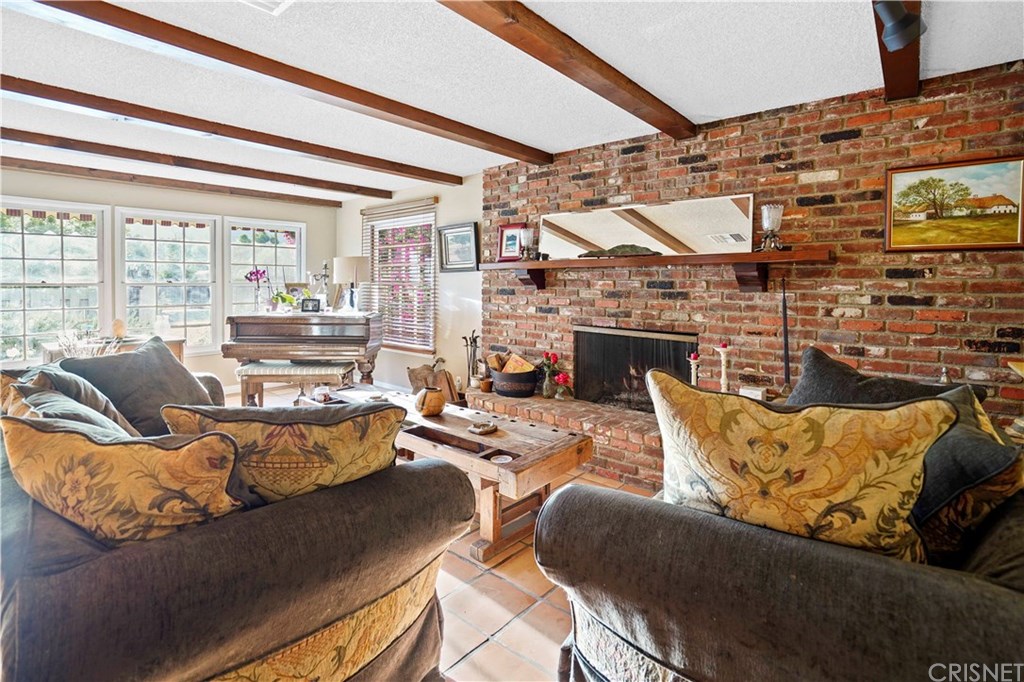 9944 Shoup Avenue Chatsworth, CA 91311 - Photo 16 of 37