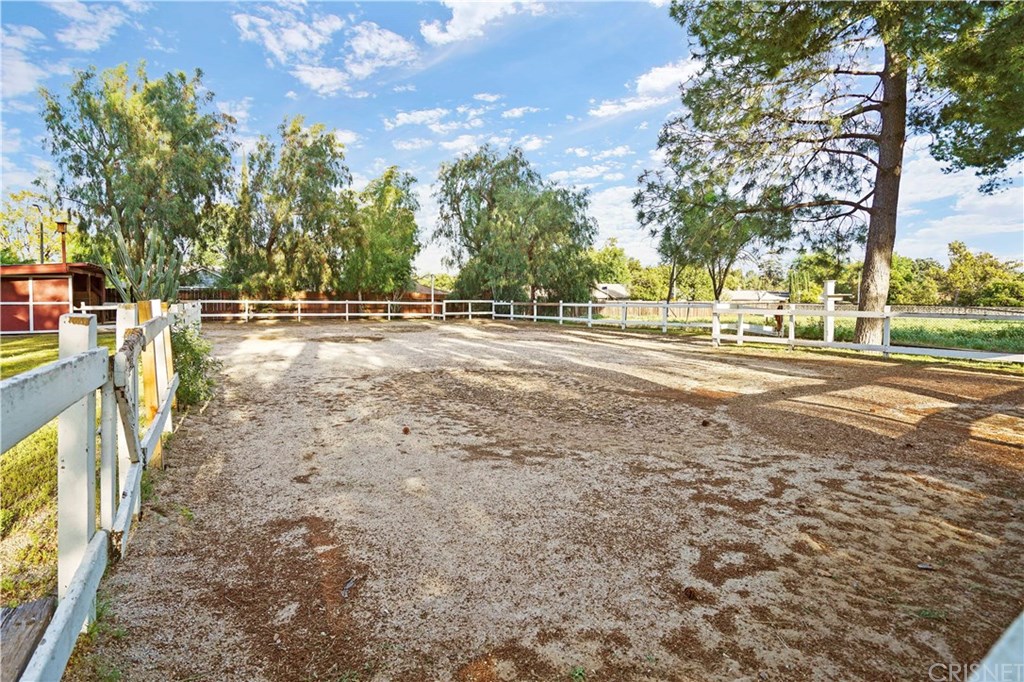 9944 Shoup Avenue Chatsworth, CA 91311 - Photo 24 of 37