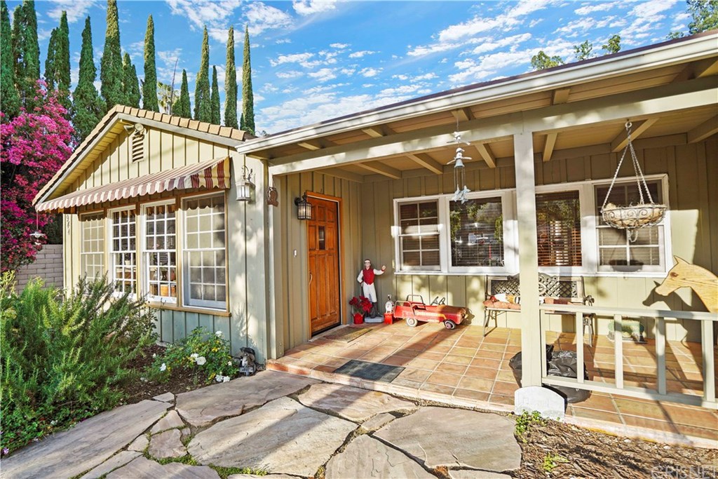 9944 Shoup Avenue Chatsworth, CA 91311 - Photo 32 of 37