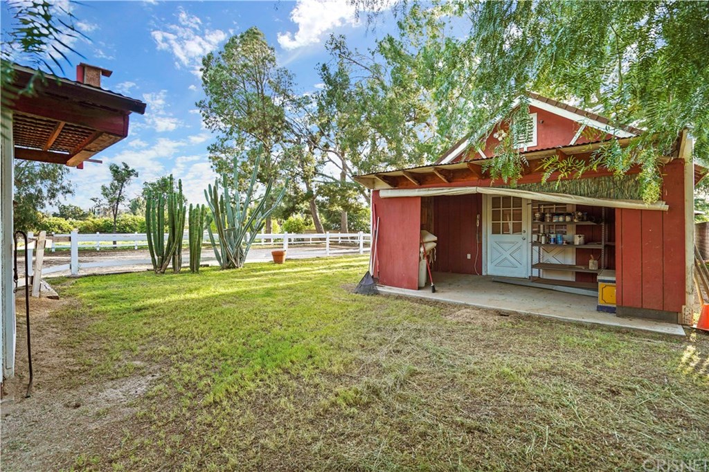 9944 Shoup Avenue Chatsworth, CA 91311 - Photo 36 of 37