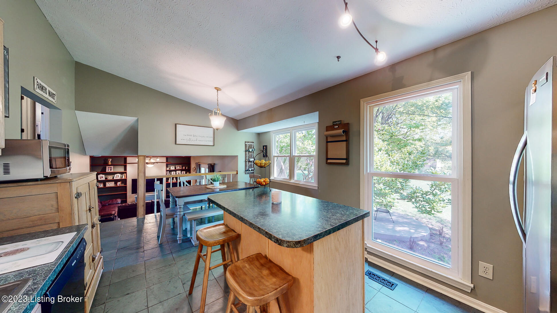 6017 Stone Bluff Road Louisville, KY 40291 - Photo 16 of 65 6017-Stone-Bluff-Rd_016