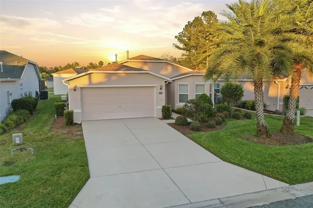 $310,000 | 27046 Roanoke Drive, Leesburg, FL 34748