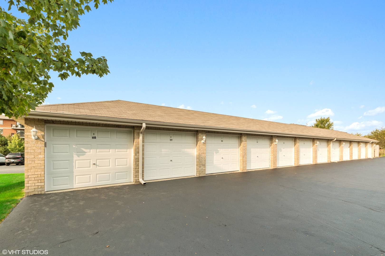 6850 Ridge Point Drive, Unit 1A Oak Forest, IL 60452 - Photo 20 of 20 a view of an empty room