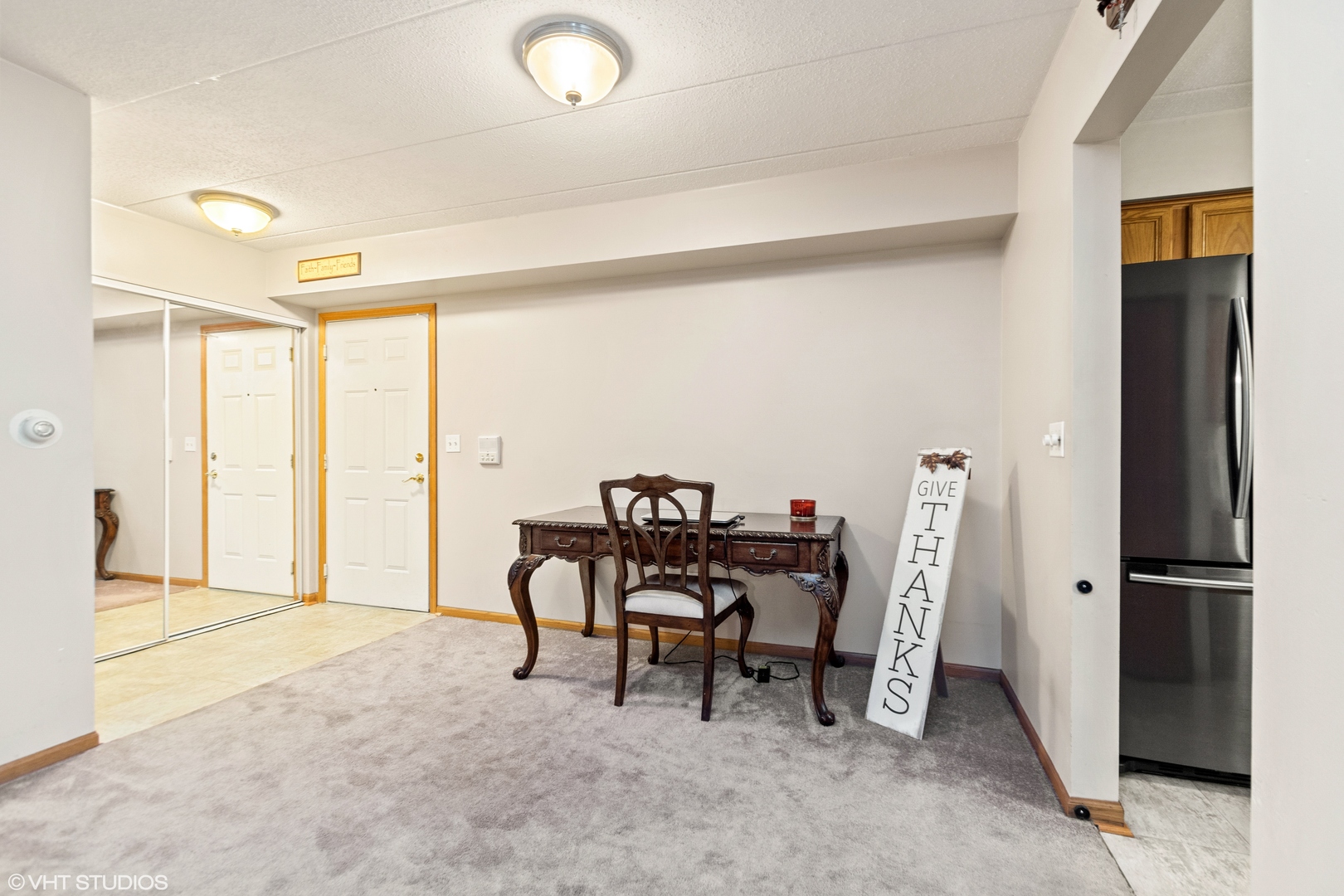 6850 Ridge Point Drive, Unit 1A Oak Forest, IL 60452 - Photo 4 of 20 a view of a workspace with furniture