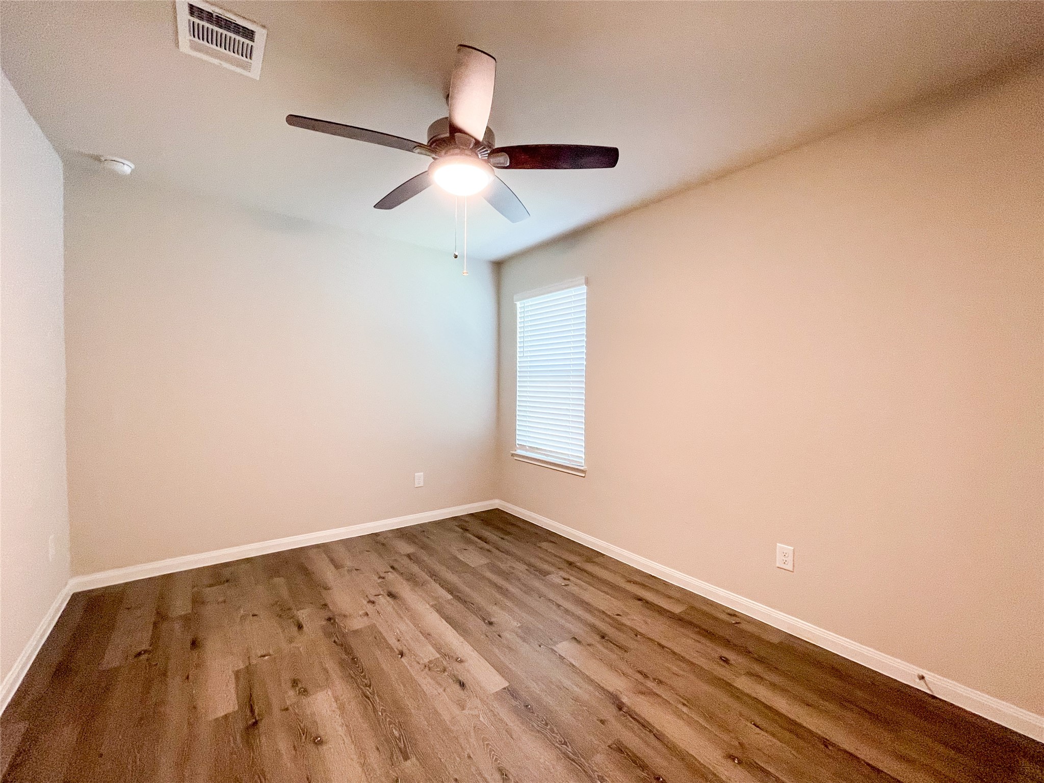6515 James Michael Drive Rosharon, TX 77583 - Photo 12 of 26 Bedroom 3