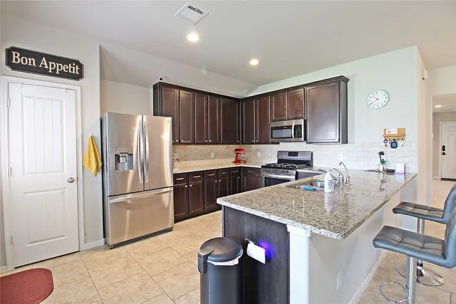 $2,000 | 4019 Spurwing Lane, Baytown, TX 77521