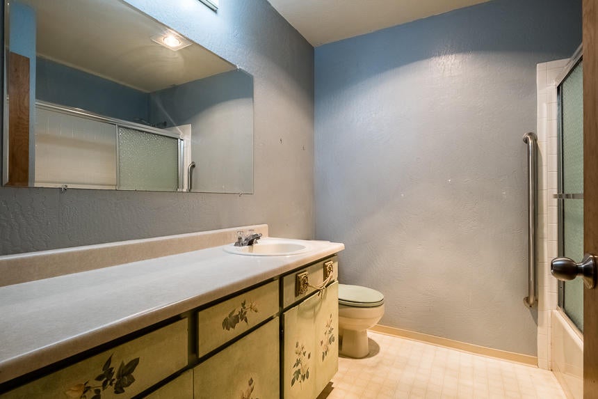 2566 Roberts Road Medford, OR 97504 - Photo 21 of 34 2566 Roberts2-17
