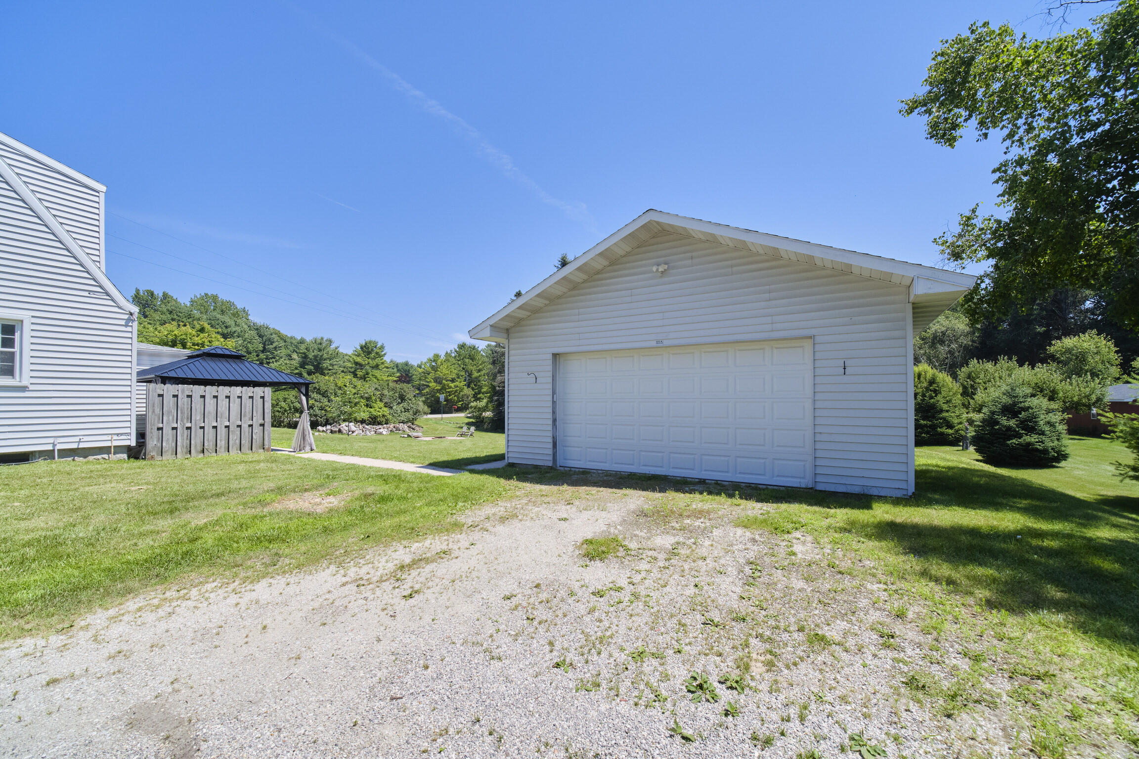 2631 Lakeshore Road Manistee, MI 49660 - Photo 40 of 50 Garage