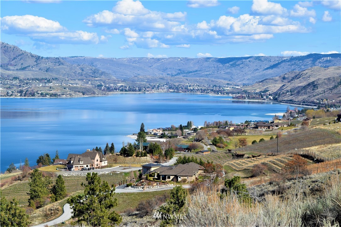 2 South Lakeshore Road Chelan, WA 98816 - Photo 1 of 25 Gallery Image 1