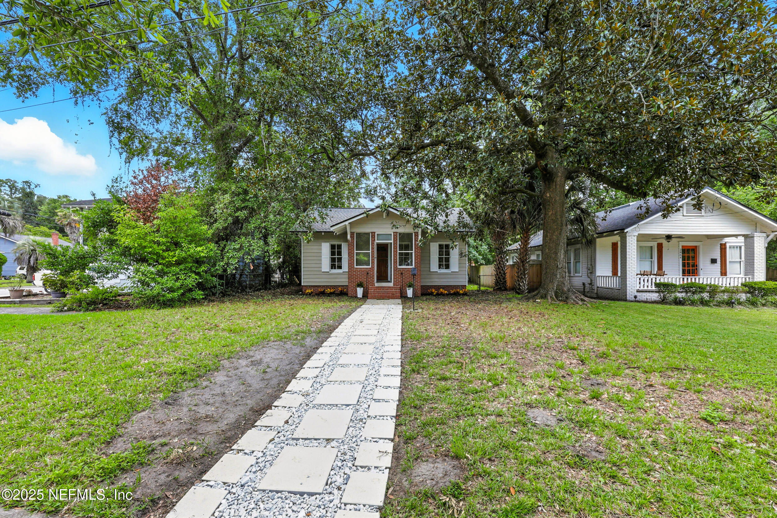 2858 Downing Street Jacksonville, FL 32205 - Photo 27 of 29 a front view of a house with garden
