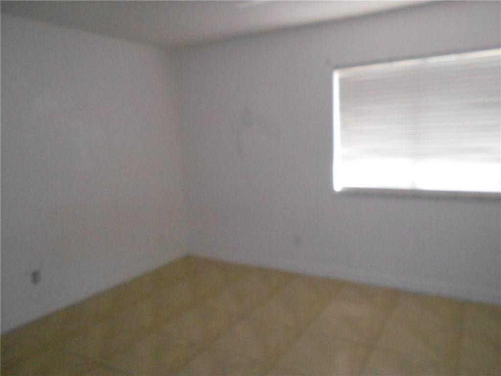 1102 Southeast St Lawrence Way Stuart, FL 34997 - Photo 9 of 24 Gallery Image 9