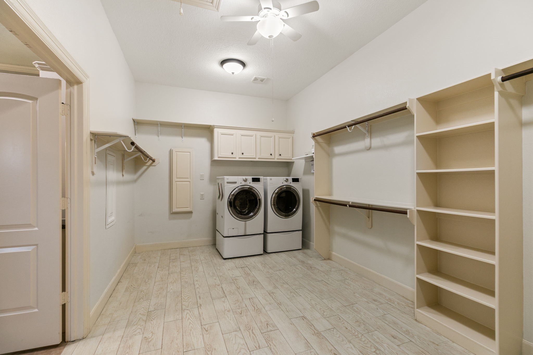 3811 Rayford Road Spring, TX 77386 - Photo 26 of 50 a utility room with washer and dryer
