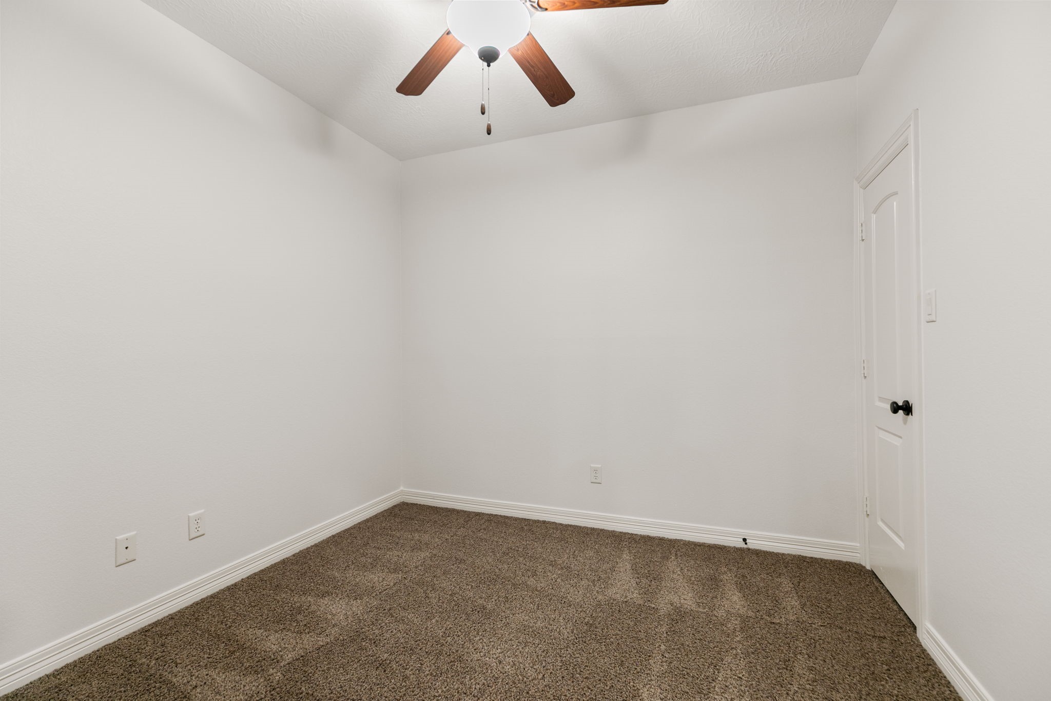 3811 Rayford Road Spring, TX 77386 - Photo 31 of 50 an empty room with cabinet