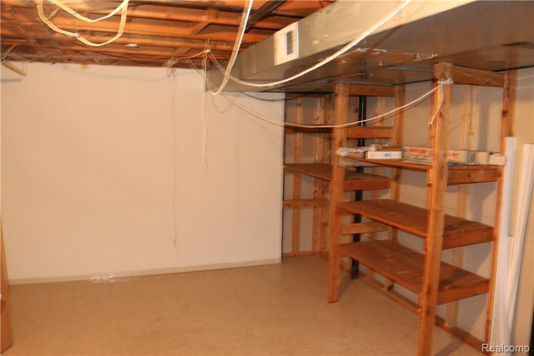 7250 Iron Gate Road Canton, MI 48187 - Photo 37 of 42 IMG_1420.JPG
