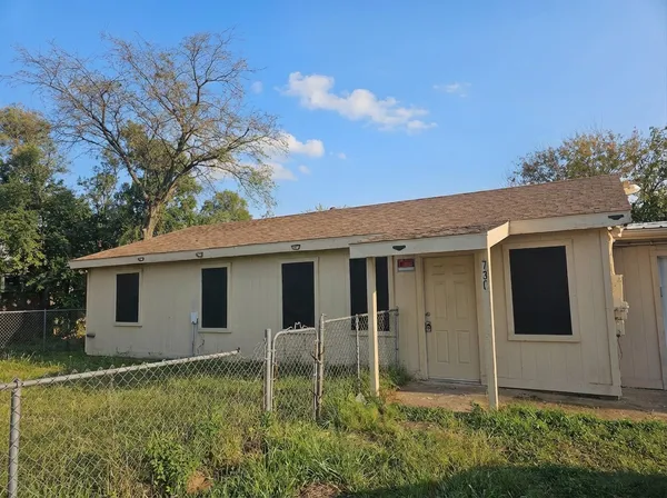$1,500 | 7300 Bennett Avenue, Unit B, Austin, TX 78752